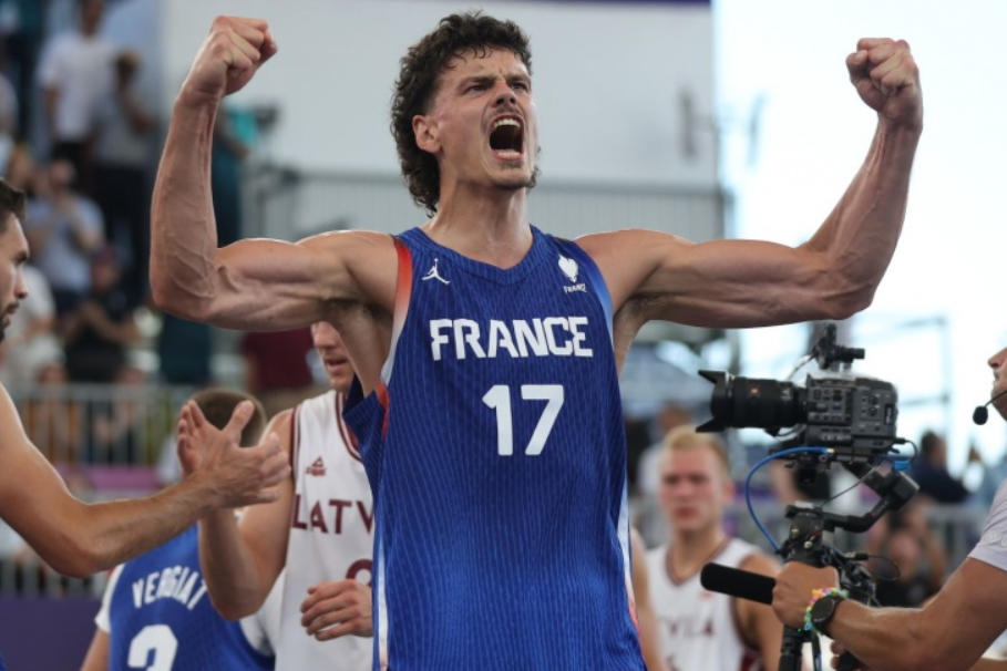 Francja pokonała mistrzów olimpijskich w koszykówce 3x3, Tokio, w półfinale olimpijskim 2024